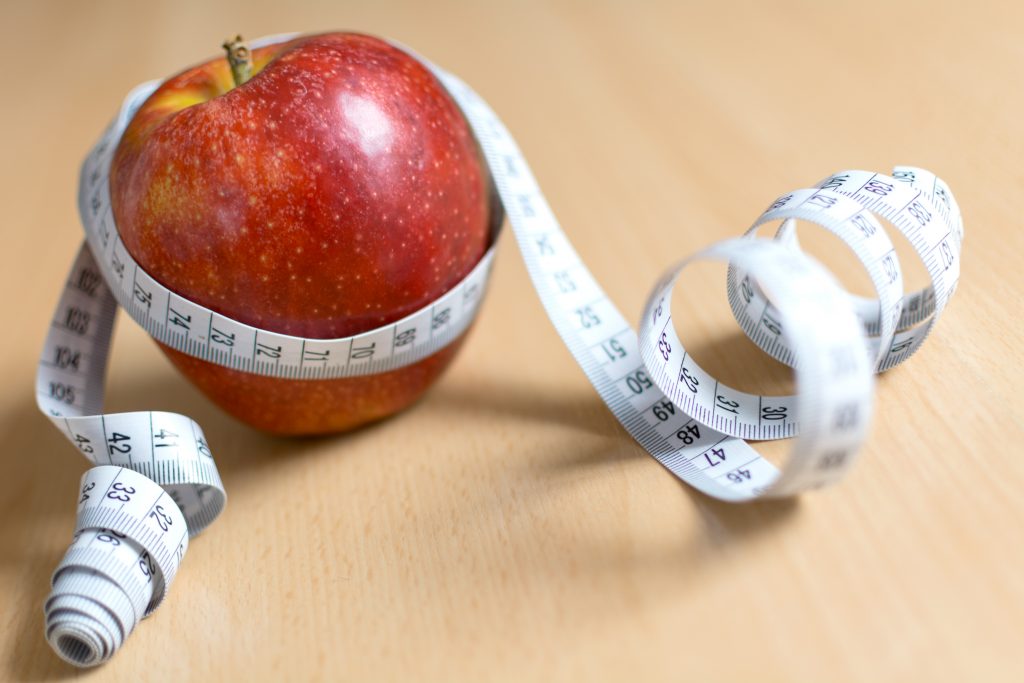 apple-and-measuring-tape-1024x683